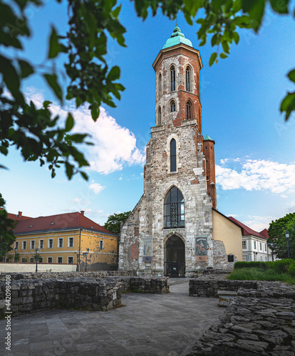 Nice ruin temple in Buda Ca...