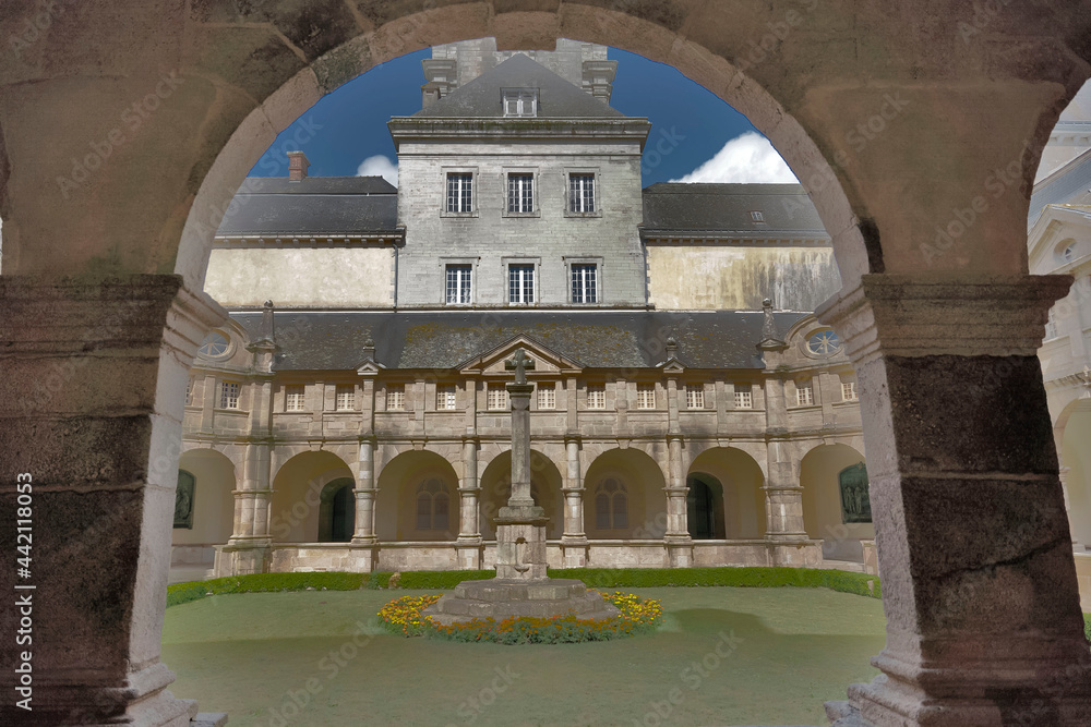 Cloître Cathédrale St Anne d'Auray