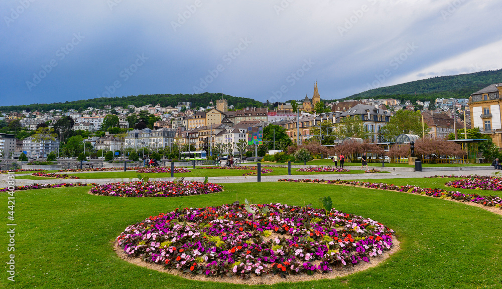 Obraz premium Stadtpark Esplanade du Mont Blanc in Neuenburg / Neuchâtel