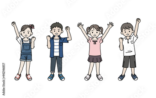 元気な男の子と女の子のイラスト　友達　子供達　小学生　低学年　笑顔　全身