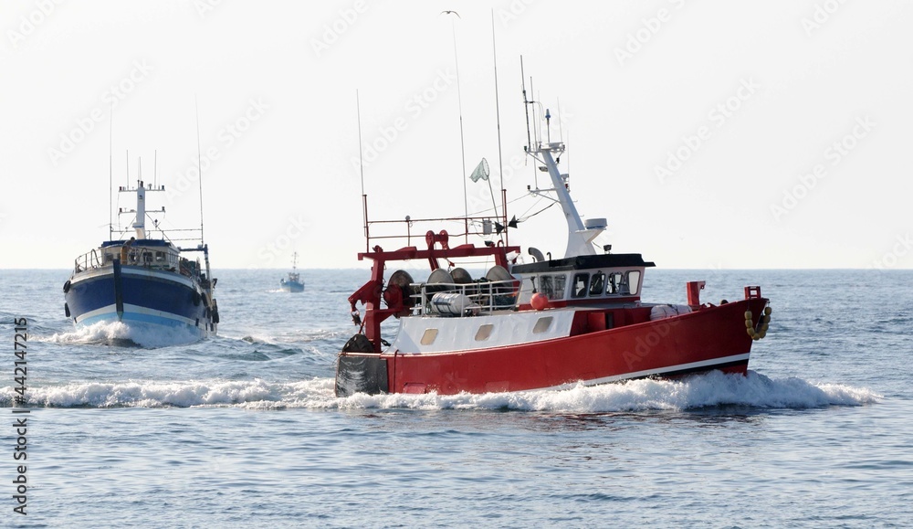 Arrivage des bateaux de pêche dans le port du Guilvinec en pays Bigouden Finistère Cornouaille Bretagne France Arrivage des bateaux de pêche dans le port du Guilvinec en pays Bigouden Finistère Cornouaille Bretagne France