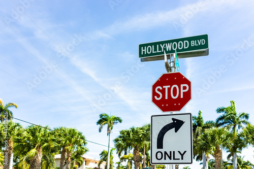 Valokuva Hollywood, Florida city town in Broward County with street in sunny day in North