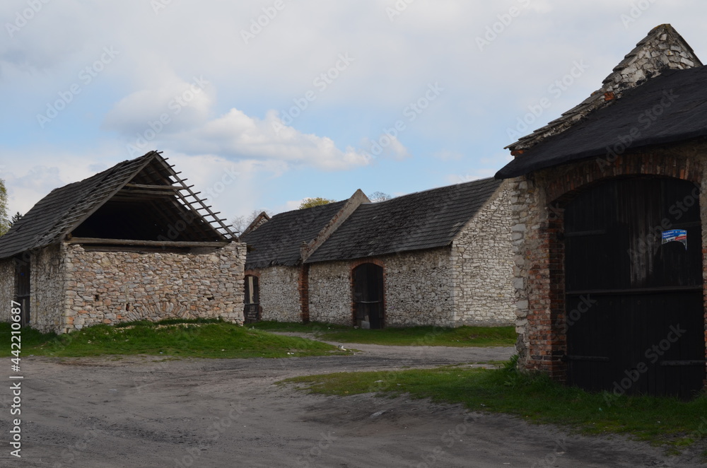 Żarki - zespół starych zabytkowych stodół, Polska