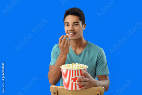 African-American teenager e...