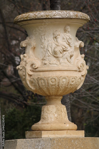 Jarrón gigante en un parque de Madrid, España