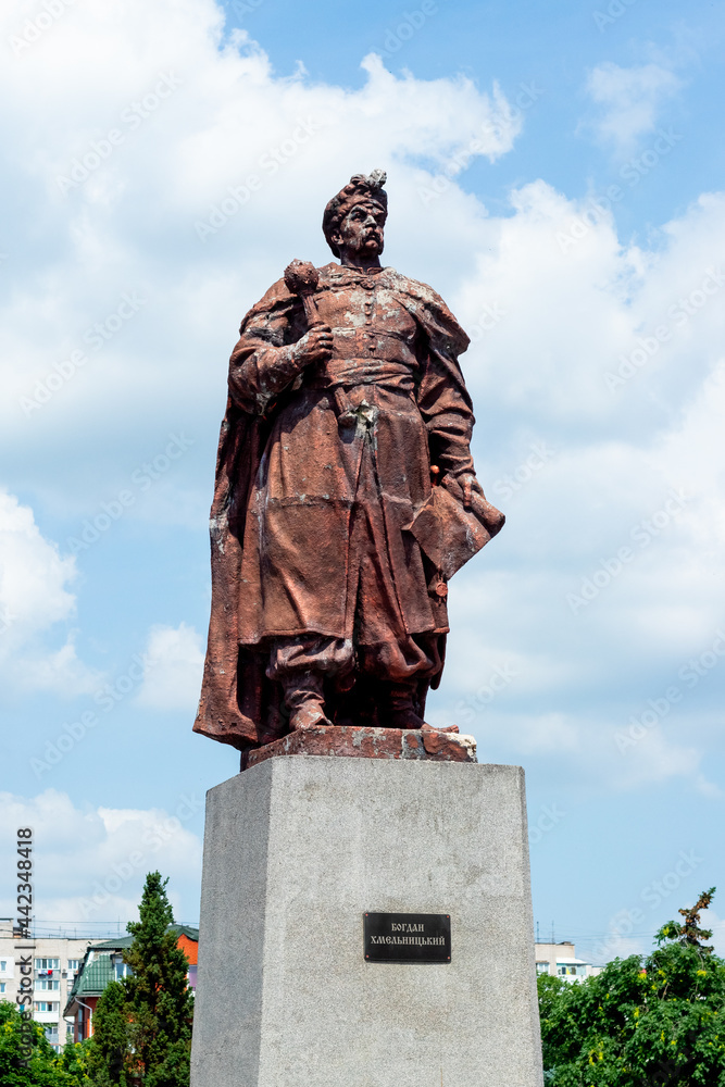 Fototapeta premium Monument to Bohdan Khmelnytsky in the city of Khmelnytsky on the square near the train station