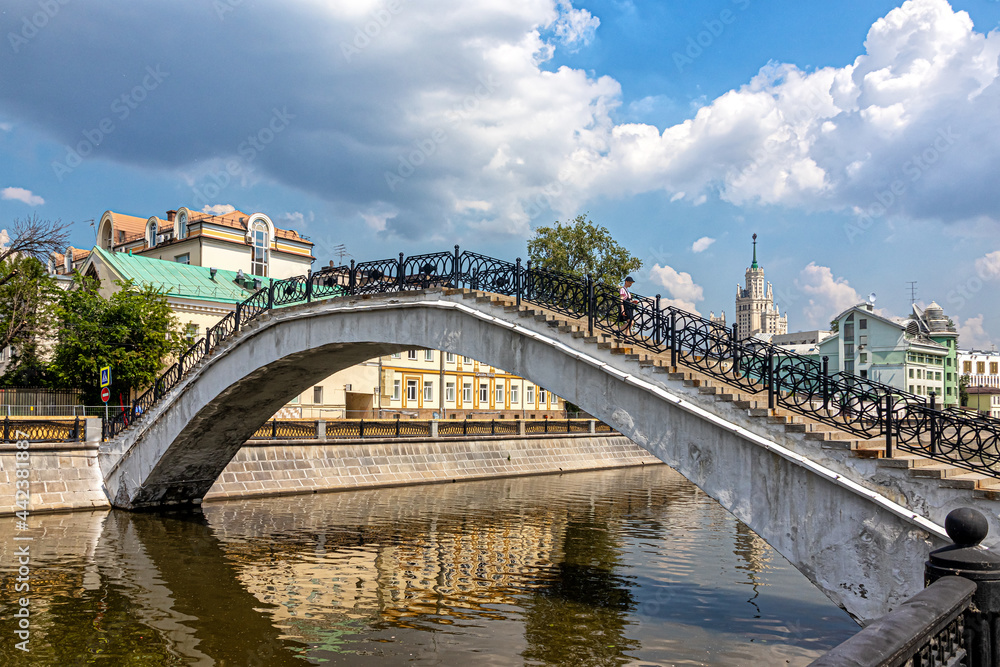 Pedestrian bridge on the Sadovnicheskaya embankment in Moscow