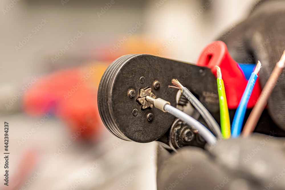 Photography Wire crimping tool