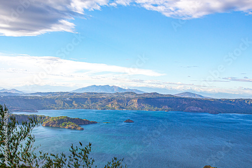 El lago de Ilopango y el horizonte