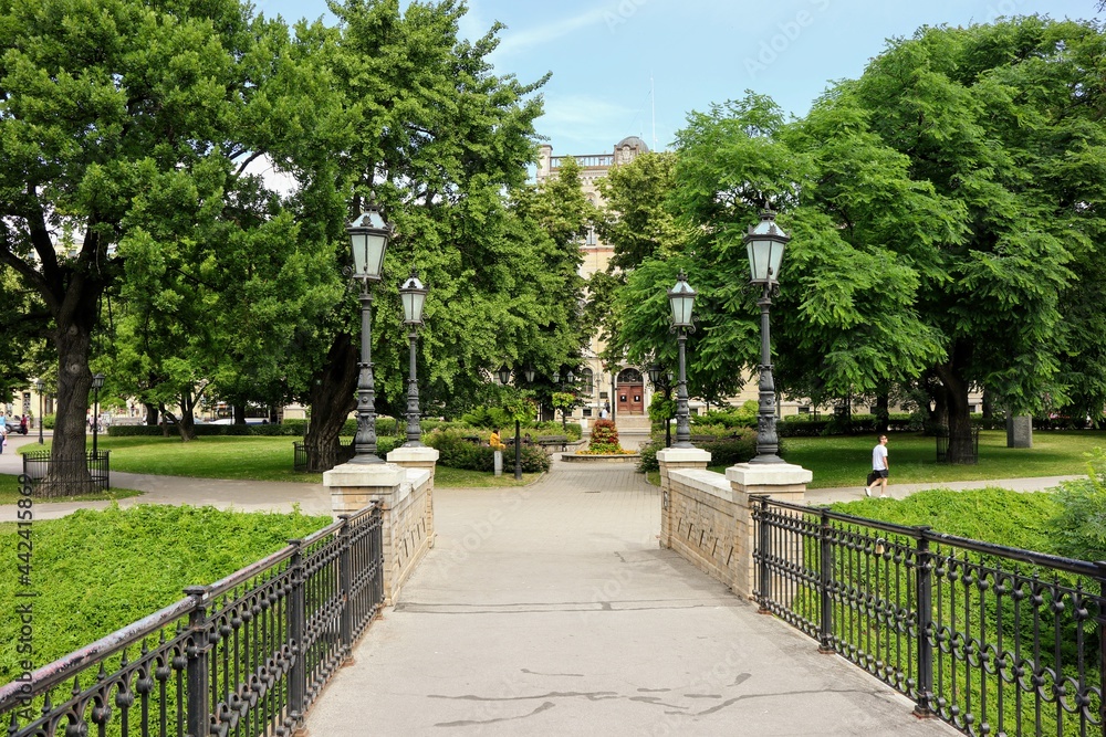 park in the city