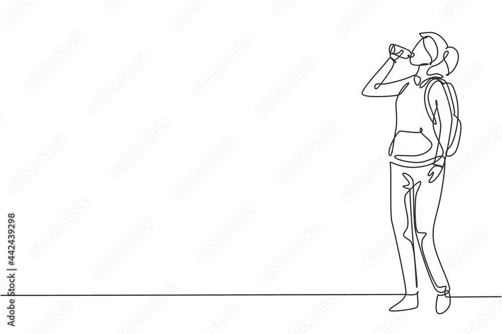 Single continuous line drawing young woman drinking fresh water from a bottle with her right hand after exercising. Healthy lifestyles concept. Dynamic one line draw graphic design vector illustration