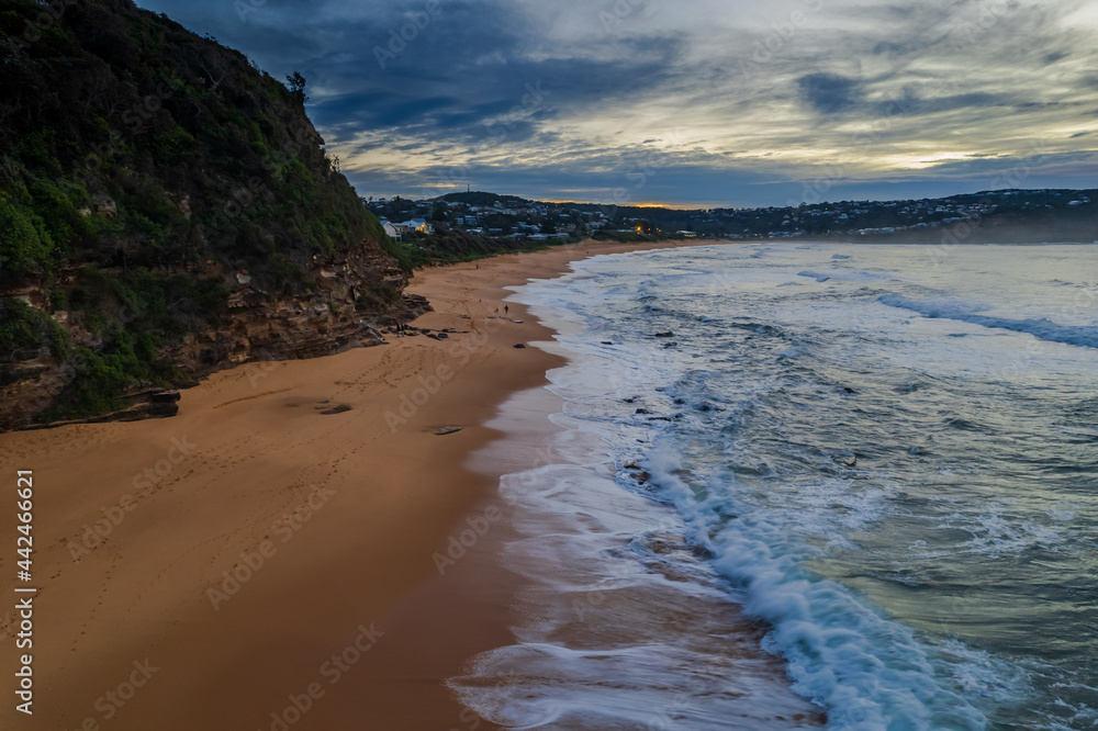 Fototapeta premium A winters sunrise at the seaside
