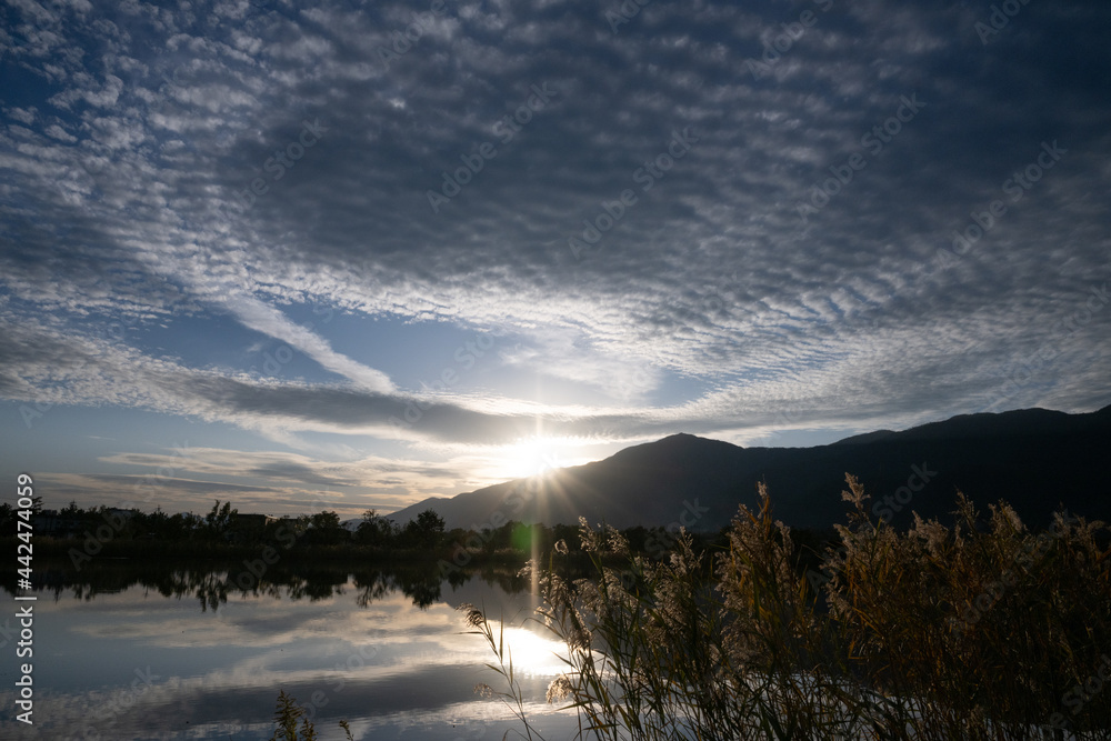 Obraz premium sunset in the mountains