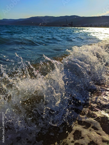 Waves and beach © Никита Махно