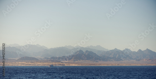 Fototapeta Naklejka Na Ścianę i Meble -  red sea coastline landscape with Egypt mountains on background
