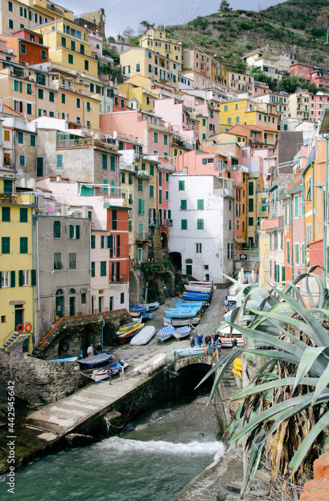 Riomaggiore en italie, un des magnifiques villages des Cinque Terre en Ligurie