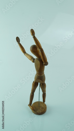 Boneco de madeira photo