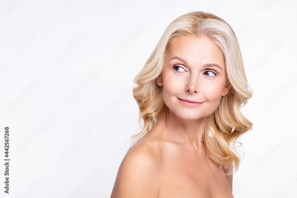 © deagreez - Portrait of attractive curious healthy grey-haired woman looking aside copy blank space healthcare isolated over white color background © deagreez - Portrait of attractive curious healthy grey-haired woman looking aside copy blank space healthcare isolated over white color background
