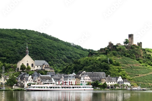 Castle Metternich with Beilstein and the ship 
