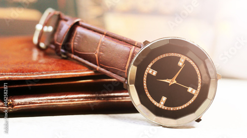 Fashion watches and men's leather wallet