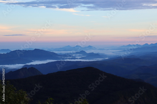 mountain and horizon meet together © bac priyankara 