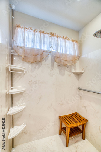 Fototapeta Naklejka Na Ścianę i Meble -  grandma bathroom shower
