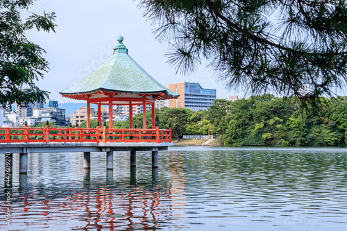 Wallpaper Mural 初夏の大濠公園　浮見堂　福岡県福岡市　Ohori Park in early summer Ukimido Fukuoka-ken Fukuoka city Torontodigital.ca