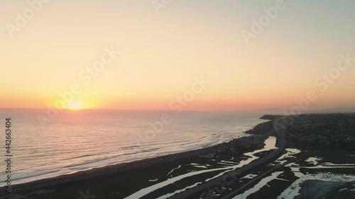 Sunset over the beach (time-lapse) 