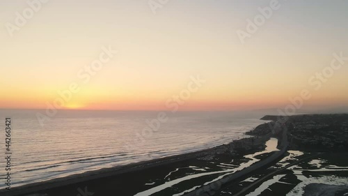 Sunset over the beach (time-lapse) 