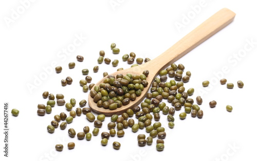 Fotografie Green mungo beans with wooden spoon (Vigna radiata) isolated on white background