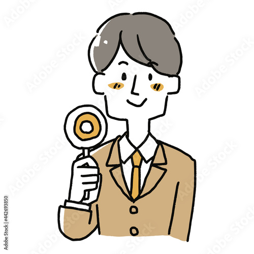 丸の札を持っているスーツの男性