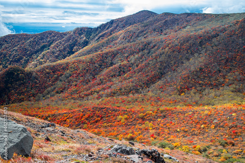 秋の茶臼岳 9合目の登山道から眺めた風景 【Beautiful autumnal leaves of Mt. Nasu】