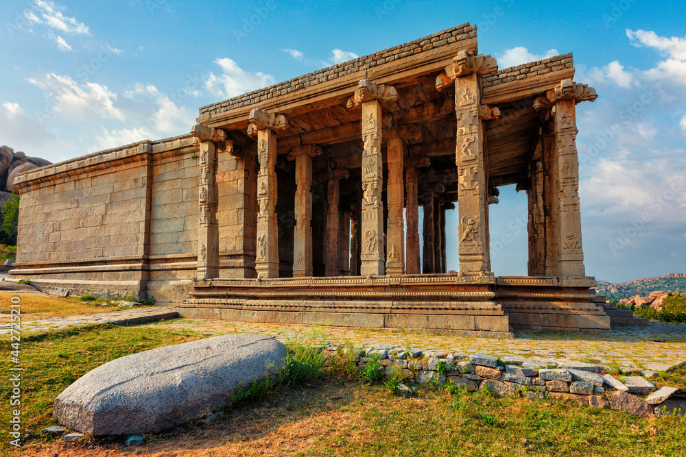 Fototapeta premium Ancient temple ruins in Hampi. Karnataka, India