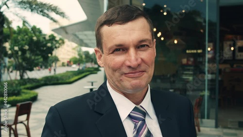 Wallpaper Mural Concept business man, Close up of cheerful male boss looking at the camera and smiling. Caucasian group leader man of modern company. Portrait of corporate businessman smiling close up of mature Torontodigital.ca