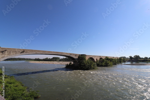 Le pont du Saint Esprit, pont medieval sur le fleuve Rhone, village de Pont Saint Esprit, departement du Gard, France