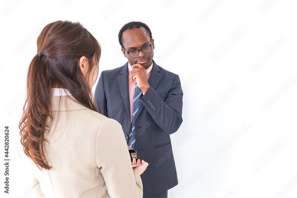 部下を指導する上司