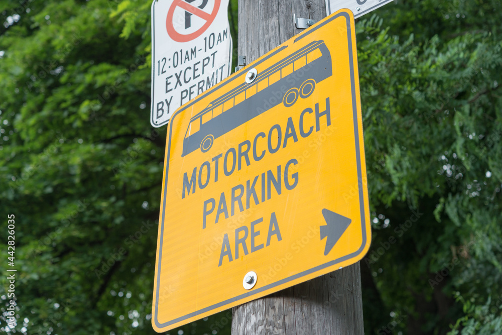 information to drivers: motorcoach parking area 