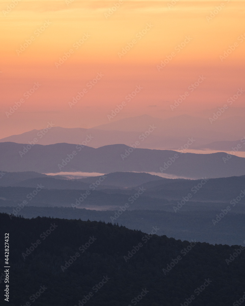 Obraz premium Sunrise from Spruce Mt.