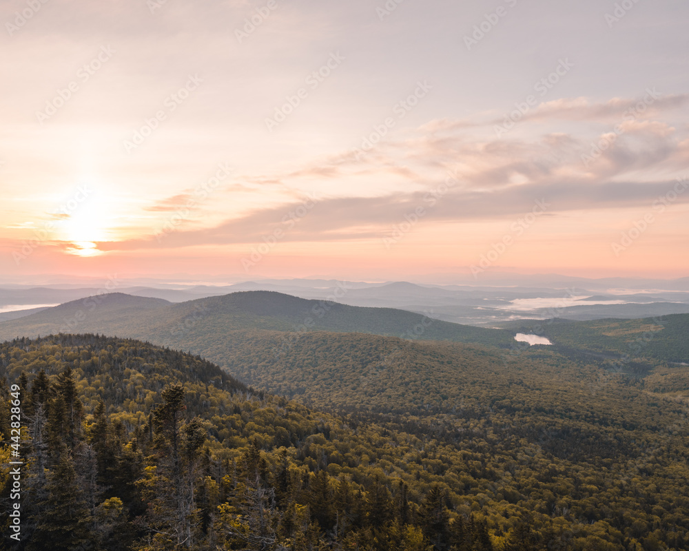 Fototapeta premium Sunrise from Spruce Mt.