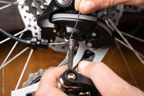 adjustment of gear shifting on a bicycle with a hexagon