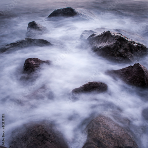 Fototapeta Naklejka Na Ścianę i Meble -  waves on the rocks