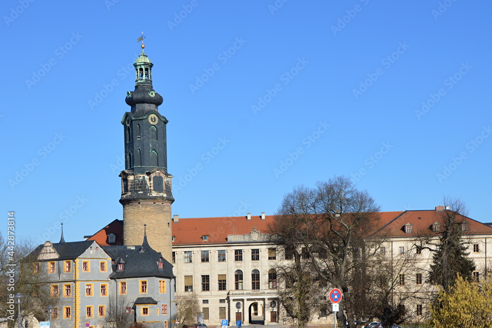 Fototapeta premium Historisches Schloss in der Altstadt von Weimar, Thüringen