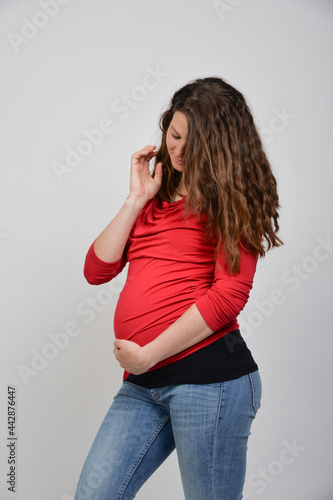 Frau werdende mama mutter familie baby babybauch schwangere schanger babybauch