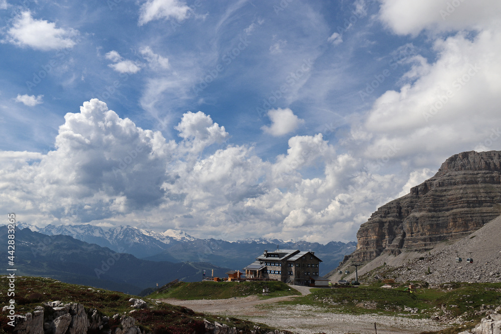 Fototapeta premium RIFUGIO GRAFFER IN TRENTINO