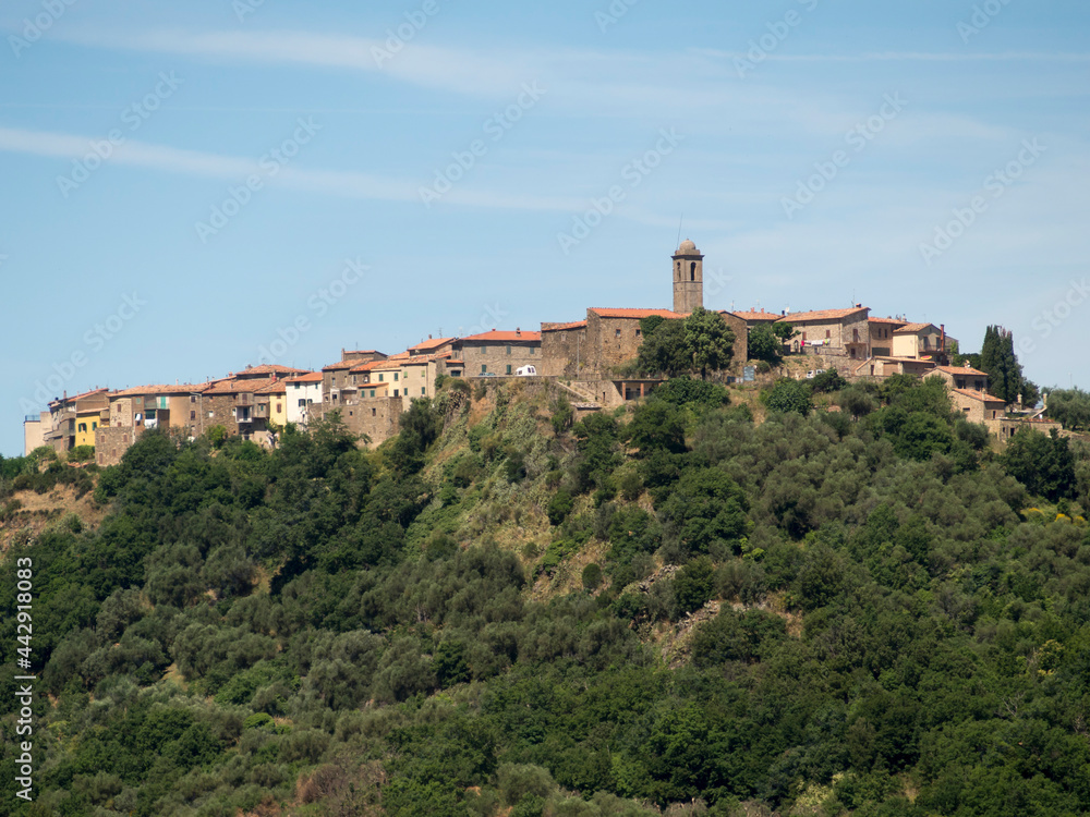 Italia, Toscana, Grosseto, Monte Amiata, il paese di Montegiovi. Italia, Toscana, Grosseto, Monte Amiata, il paese di Montegiovi.