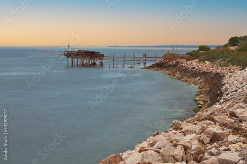 tramonto sui trabocchi in Abruzzo