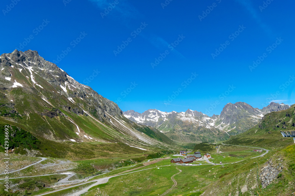 Alpin scenery near Silvretta-Hochalpenstraße