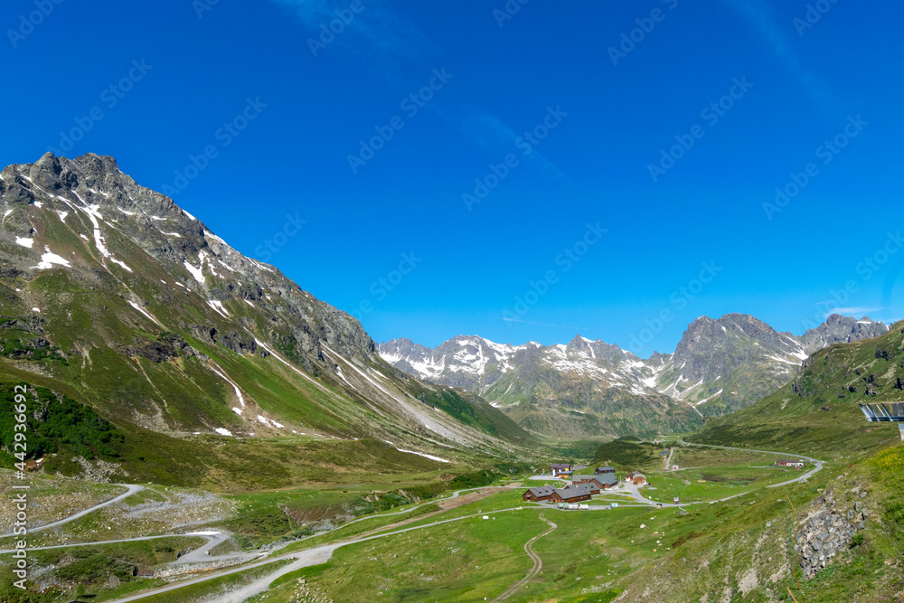 Fototapeta premium Alpin scenery near Silvretta-Hochalpenstraße