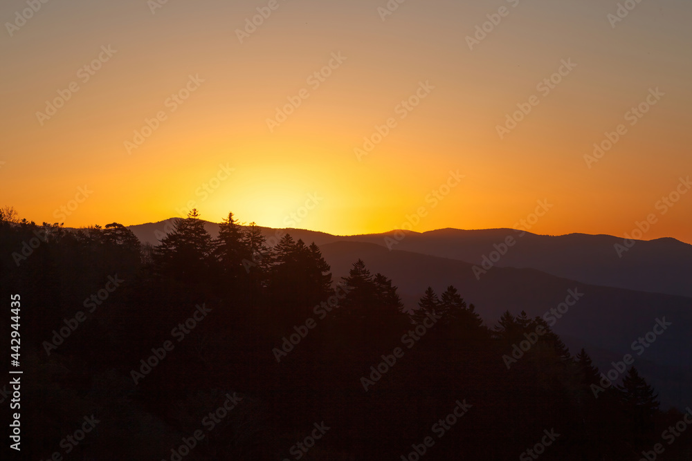 Obraz premium Sunrise in the mountains