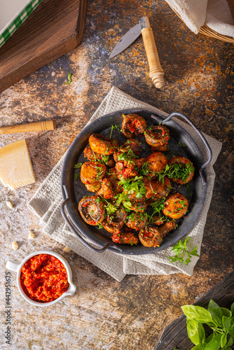Mushrooms salad with chilli sauce